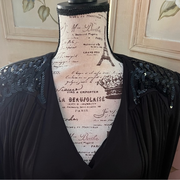 BLACK FORMAL GOWN - Picture 3 of 5